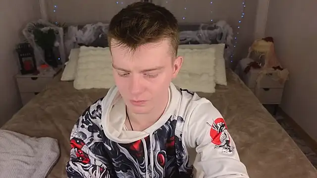 happy de1mos online show from October 2025 09:38:01 PM