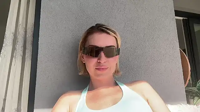 Snapshot of Xalythea chatting on November 2025 11:49:02 AM Xalythea online show from November 2025 11:49:02 AM