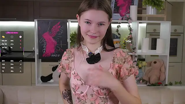 LynHillaire online show from November 2025 10:04:02 AM