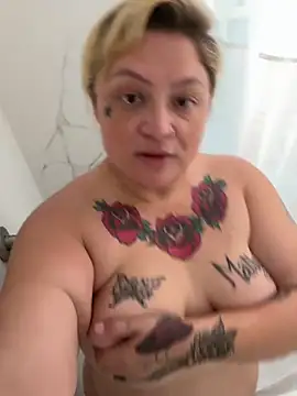 Snapshot of bbwbubbles77 chatting on December 2025 04:20:03 AM bbwbubbles77 online show from December 2025 04:20:03 AM