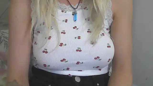 Snapshot of flirty_babe_x chatting on July 2026 12:30:02 AM flirty babe x online show from July 2026 12:30:02 AM