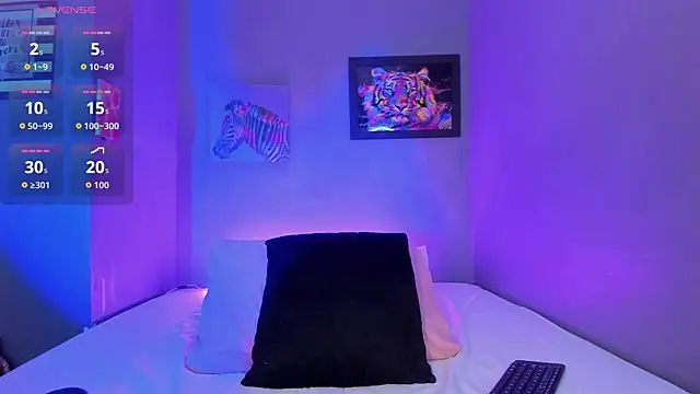 meghanmaslow online show from September 2025 10:00:01 PM