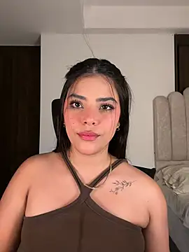 Snapshot of Sara-Evans chatting on March 2026 01:12:02 AM Sara-Evans online show from March 2026 01:12:02 AM