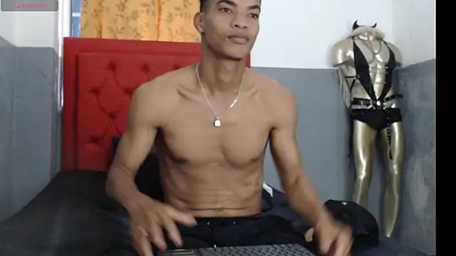 Snapshot of David_s3xy chatting on November 2025 03:34:02 PM David s3xy online show from November 2025 03:34:02 PM