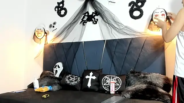 Snapshot of zeusapollofuck chatting on October 2025 11:05:01 PM zeusapollofuck online show from October 2025 11:05:01 PM