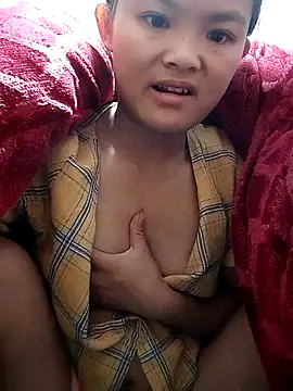 Snapshot of xinhxinhcute chatting on November 2025 11:05:01 PM xinhxinhcute online show from November 2025 11:05:01 PM