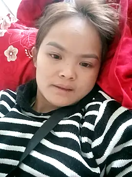 Snapshot of xinhxinhcute chatting on November 2025 09:43:02 AM xinhxinhcute online show from November 2025 09:43:02 AM