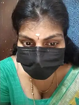 Snapshot of Nithiila chatting on October 2025 04:38:02 PM Nithiila online show from October 2025 04:38:02 PM