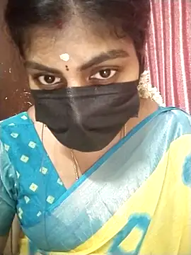 Snapshot of Nithiila chatting on October 2025 07:22:01 AM Nithiila online show from October 2025 07:22:01 AM