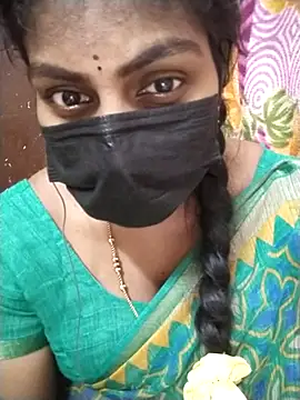 Snapshot of Nithiila chatting on November 2025 06:13:02 AM Nithiila online show from November 2025 06:13:02 AM