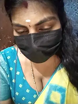 Snapshot of Nithiila chatting on November 2025 05:39:01 AM Nithiila online show from November 2025 05:39:01 AM