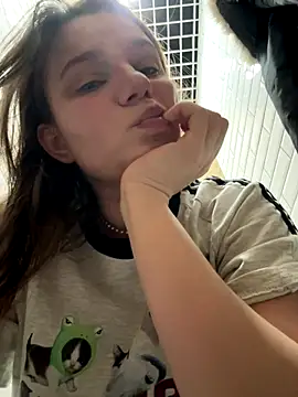 MiniVi online show from October 2025 05:49:02 AM