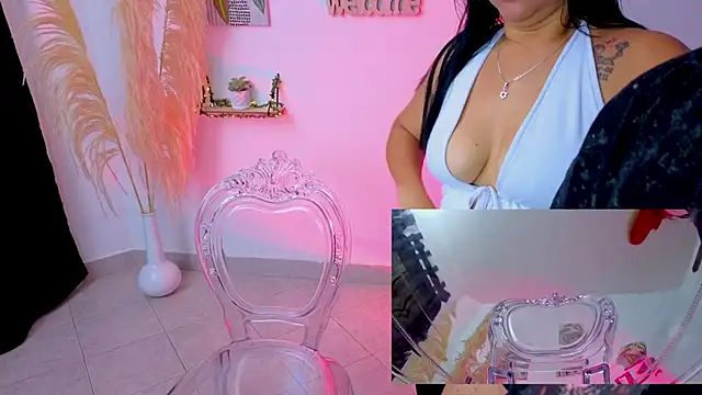 VioletaMedusa online show from October 2025 02:08:01 PM