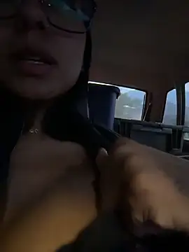 Snapshot of GiorgiaLuxee chatting on November 2025 10:37:01 AM GiorgiaLuxee online show from November 2025 10:37:01 AM