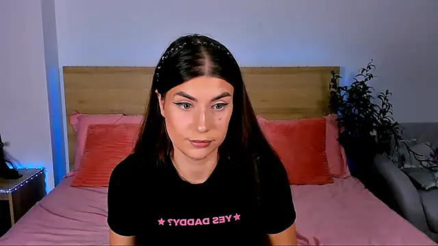 Bella Davis love online show from September 2025 08:03:01 PM