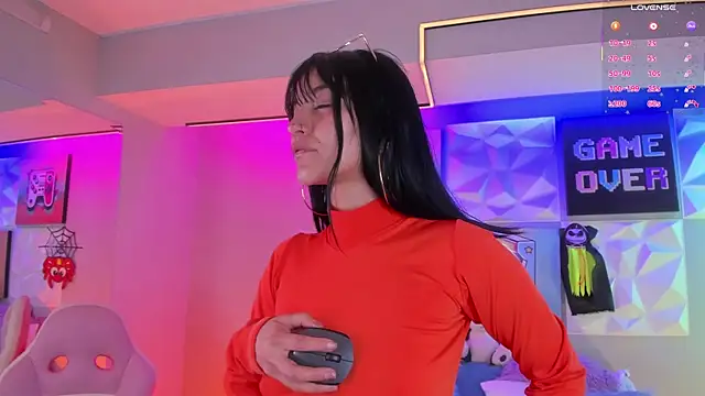 LindaWz  online show from October 2025 04:48:01 AM