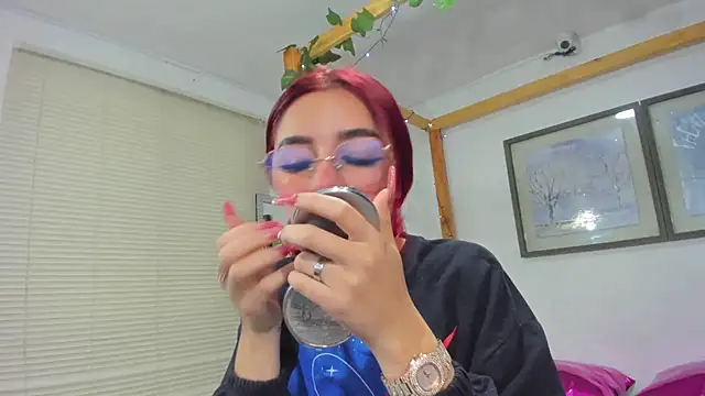 Snapshot of Vaiiolett_ chatting on September 2025 01:22:02 PM Vaiiolett online show from September 2025 01:22:02 PM