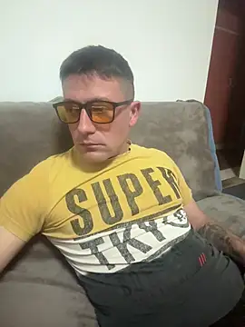 GsprDniel4 online show from December 2025 08:02:02 PM