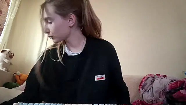 Nymera flare online show from October 2025 05:57:02 AM