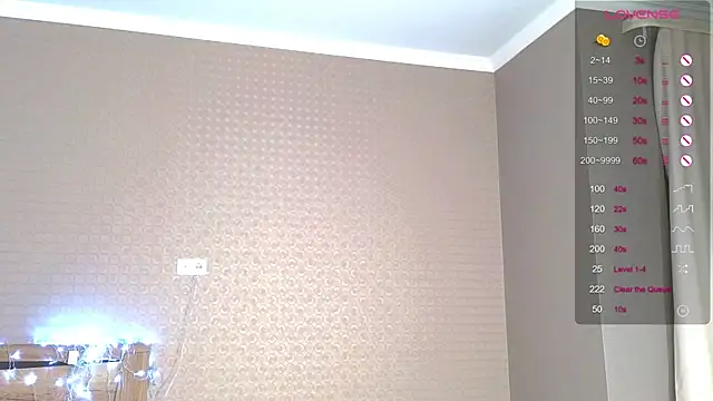 Snapshot of MollyDollz chatting on September 2025 06:02:01 PM MollyDollz online show from September 2025 06:02:01 PM