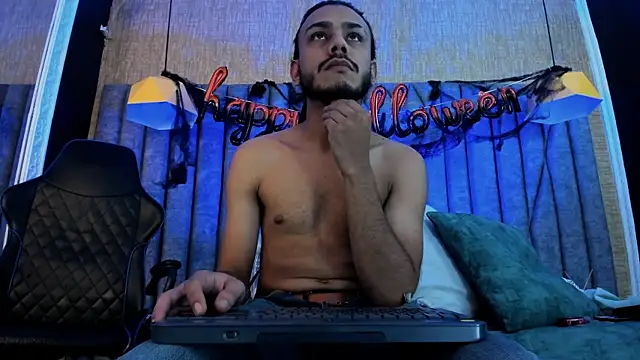 Boss Domiinator online show from October 2025 03:30:01 AM