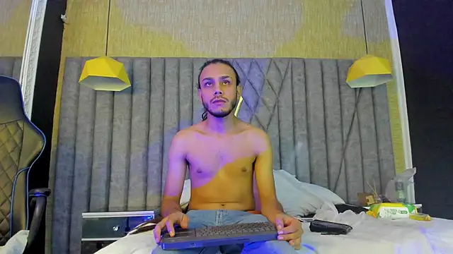 Boss Domiinator online show from November 2025 03:07:01 AM