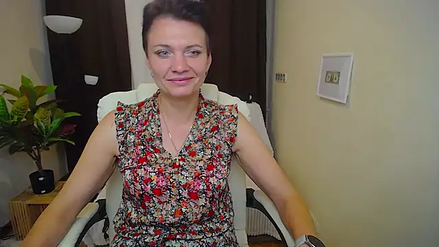 AvaSaturnian online show from September 2025 12:05:01 PM