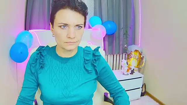 AvaSaturnian online show from September 2025 12:07:01 PM