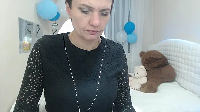 AvaSaturnian online show from September 2025 12:10:02 PM