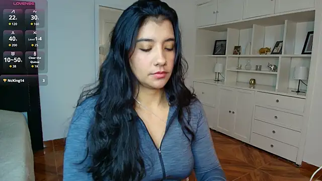 nina moen online show from November 2025 03:17:01 AM