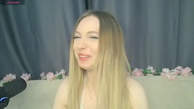 Snapshot of BabbbyFoxxx chatting on October 2025 01:41:02 AM BabbbyFoxxx online show from October 2025 01:41:02 AM