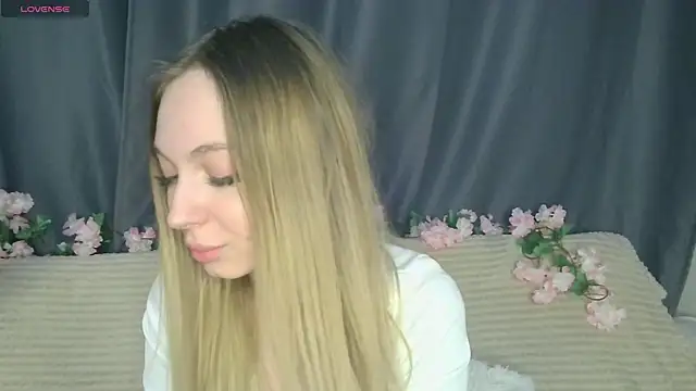 Snapshot of BabbbyFoxxx chatting on November 2025 04:02:02 AM BabbbyFoxxx online show from November 2025 04:02:02 AM