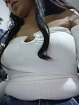 MiaForever1 online show from June 2026 11:25:01 PM