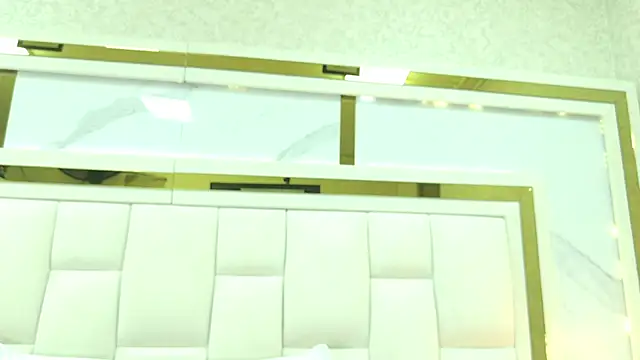 Snapshot of violet_sm chatting on November 2025 03:18:02 AM violet sm online show from November 2025 03:18:02 AM