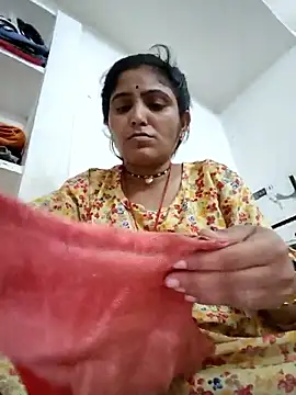 Snapshot of LUCKY_cut chatting on May 2026 12:35:01 PM LUCKY cut online show from May 2026 12:35:01 PM