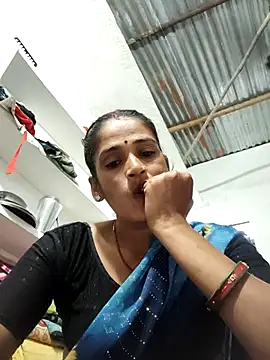 Nillohot online show from October 2025 12:06:01 PM