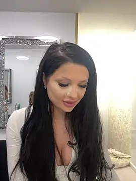 KylieKroftt online show from February 2026 07:11:01 PM