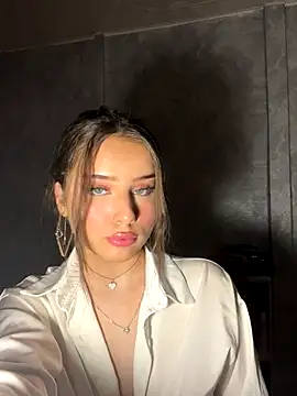 Snapshot of Immy_Megan chatting on October 2025 07:12:02 PM Immy Megan online show from October 2025 07:12:02 PM