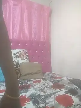 SweetSlenderChoc online show from October 2025 06:03:02 PM