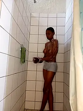 SweetSlenderChoc online show from April 2026 01:11:01 PM