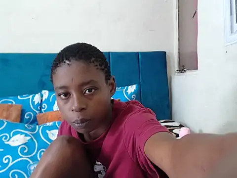 SweetSlenderChoc online show from May 2026 01:30:01 PM