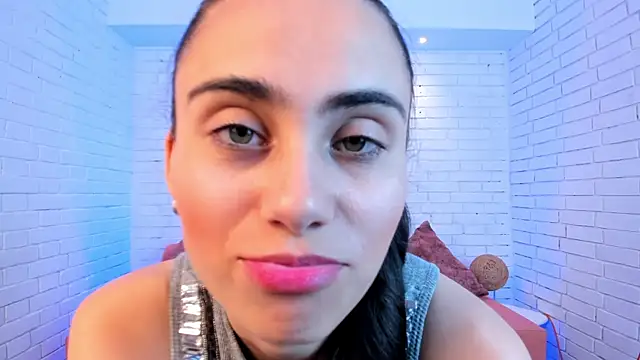 sofiapalacioss online show from September 2025 05:02:02 PM