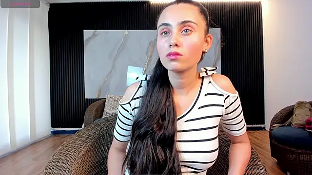 sofiapalacioss online show from September 2025 07:58:02 PM