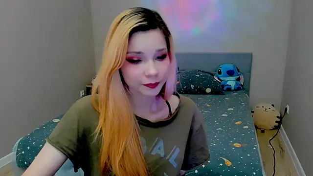 Kitten Alissa online show from October 2025 06:15:02 PM