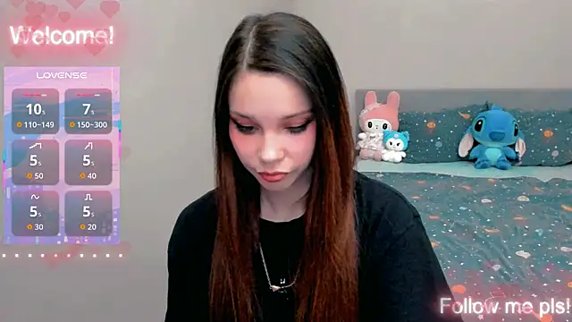 Snapshot of Kitten_Alissa chatting on May 2026 02:33:02 PM Kitten Alissa online show from May 2026 02:33:02 PM