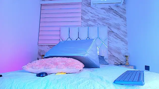 collet 1 online show from February 2026 12:01:02 PM