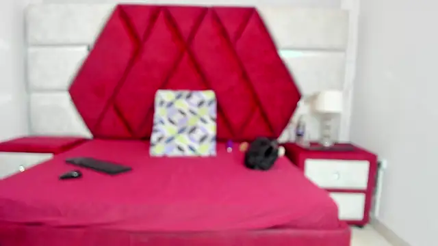 Kity spiderr online show from April 2026 12:38:01 PM