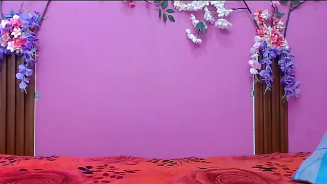 Snapshot of skinnysofia18 chatting on November 2025 01:32:02 PM skinnysofia18 online show from November 2025 01:32:02 PM