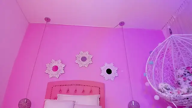 CannelaSmith online show from October 2025 07:26:01 PM