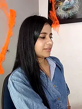 ValerieLove  online show from November 2025 08:11:01 PM